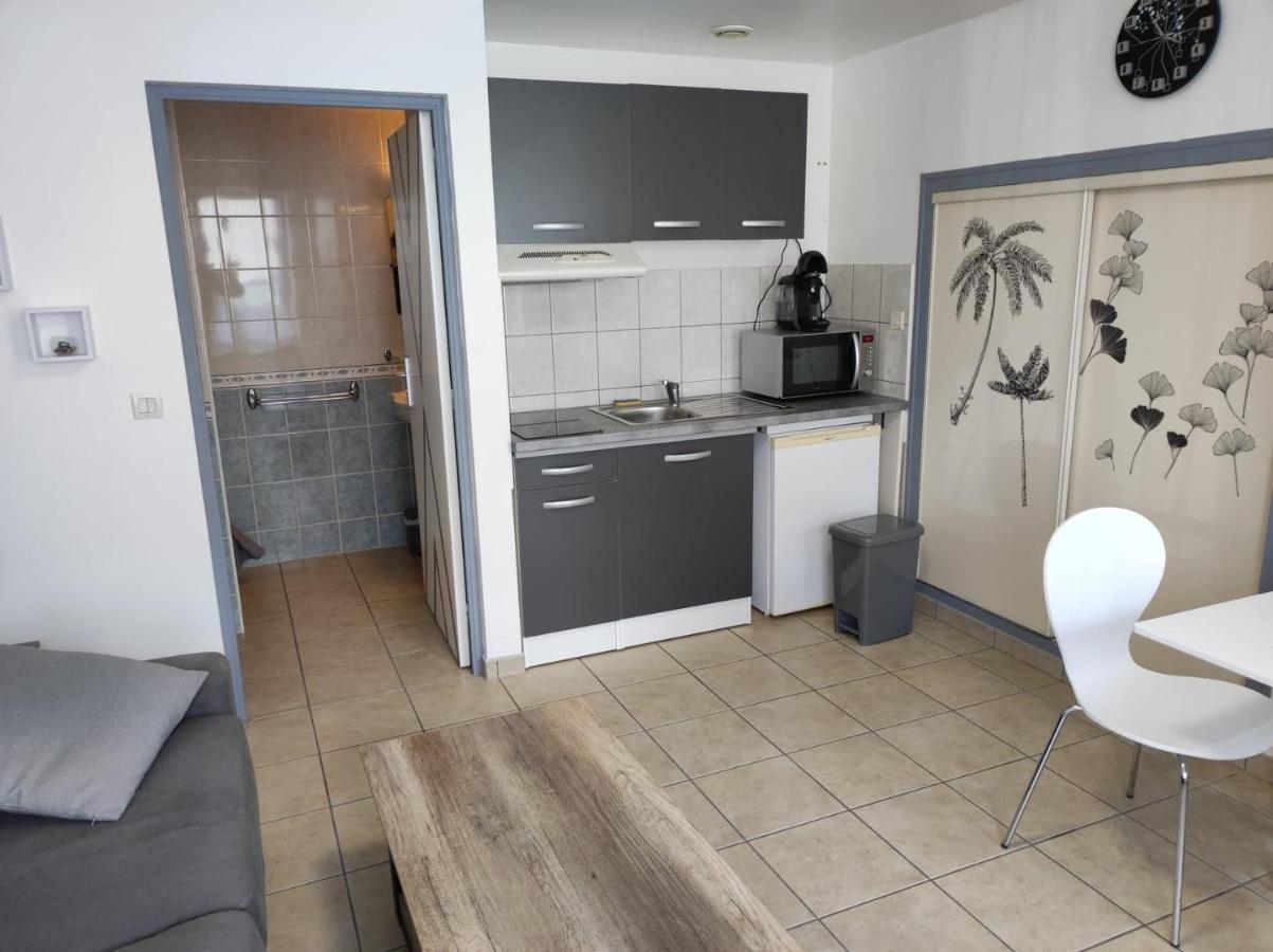 Studio 2 Personnes En Centre Ville Saint-Pierre-de-Plesguen Exteriör bild